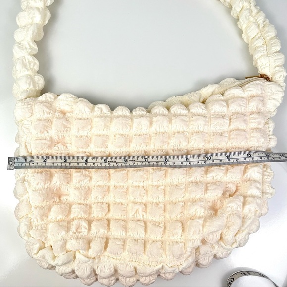 NEW Soft Puff Cloud Shoulder Bag - Off White Beige, Large Capacity - Picture 3 of 7
